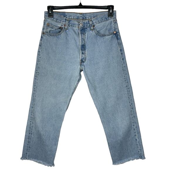 Levi’s SZ 30 Vintage Jeans Cropped Button-Fly Frayed Hem Light Wash Pockets Blue - Picture 1 of 10